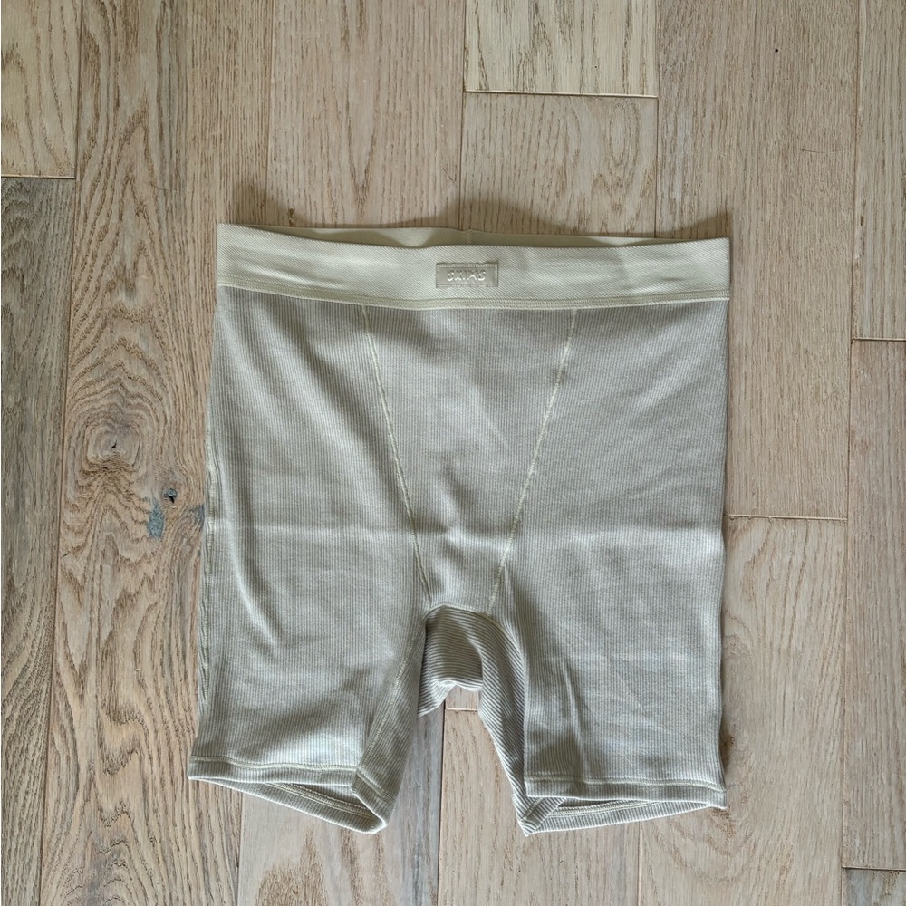 Skims Cotton Rib Boxer - Picture 5 of 7